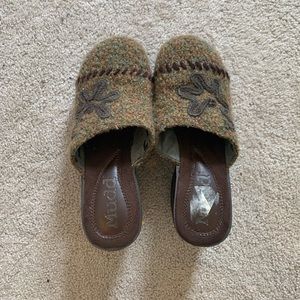 Vintage 90’s mudd clogs